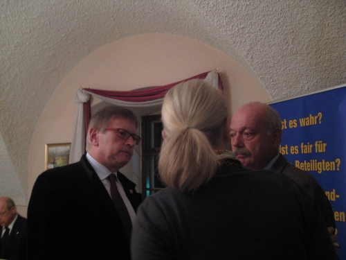 Gov. Paul Jankowitsch, Martina Withoff (von hinten), Michael Schaller