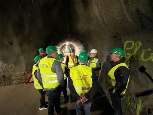 Besichtigung des Tunnels