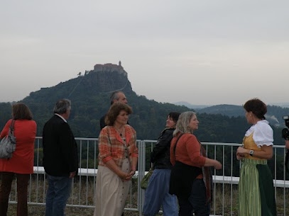 ein Blick ins steir. Vulkanland und auf die Riegersburg