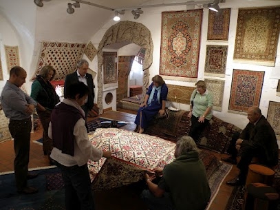Besuch der Teppichausstellung der Familie Rohani in Schloss Kornberg